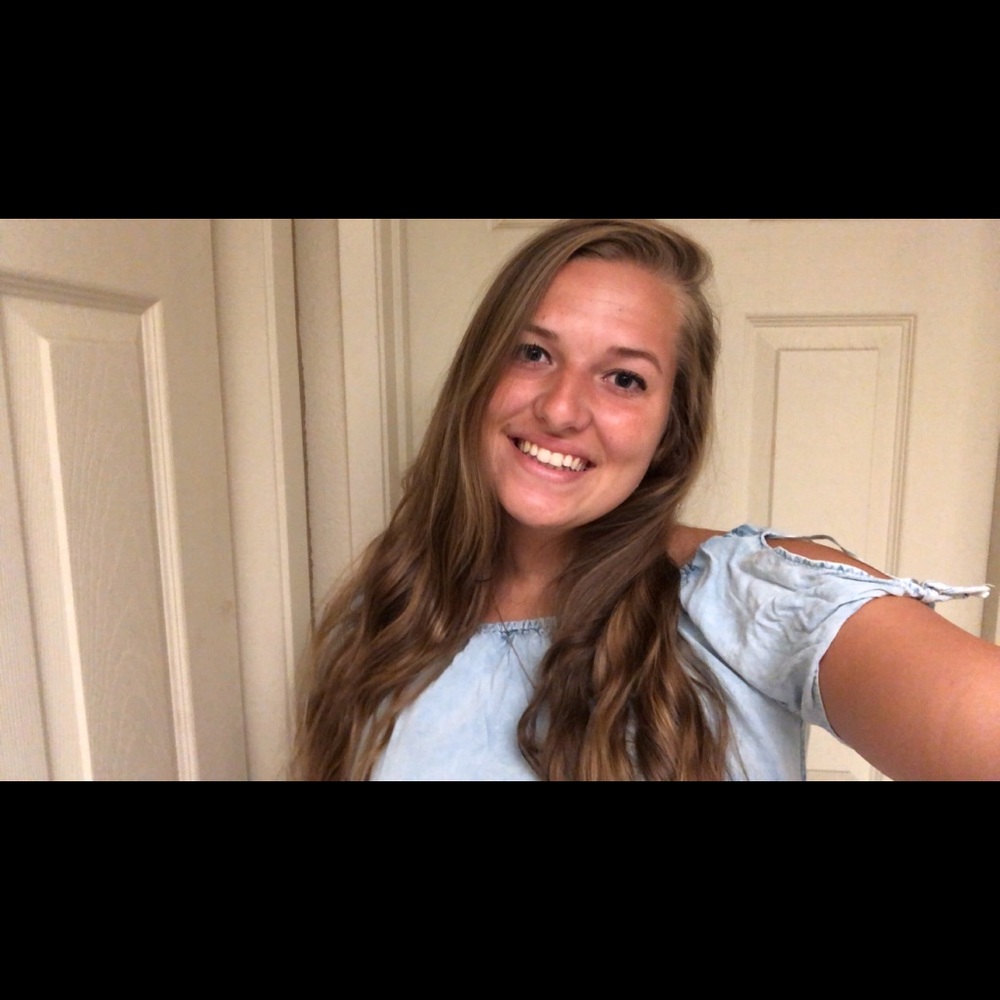 Meet your Posher, Kayla